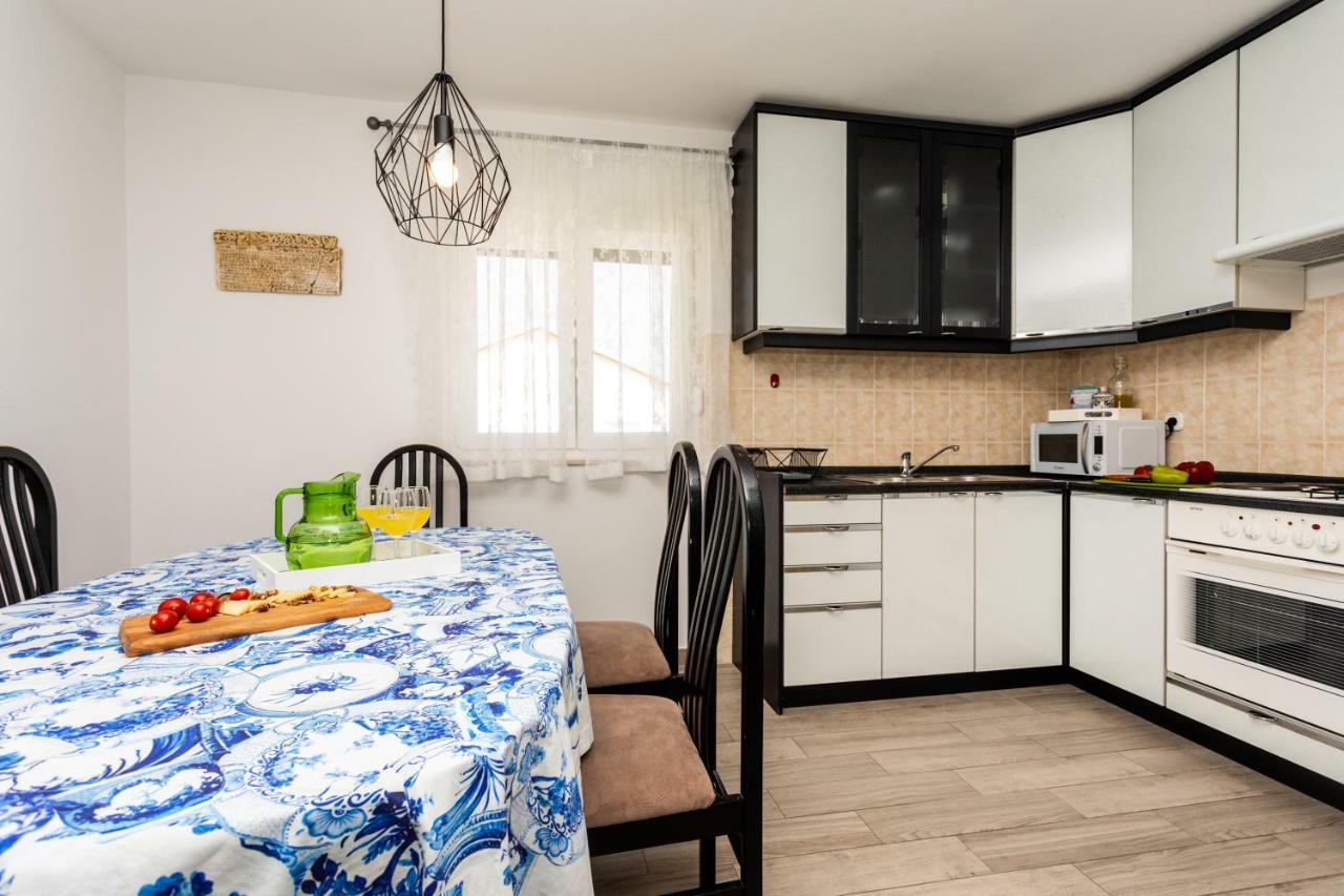 Apartments Marija バスカ エクステリア 写真