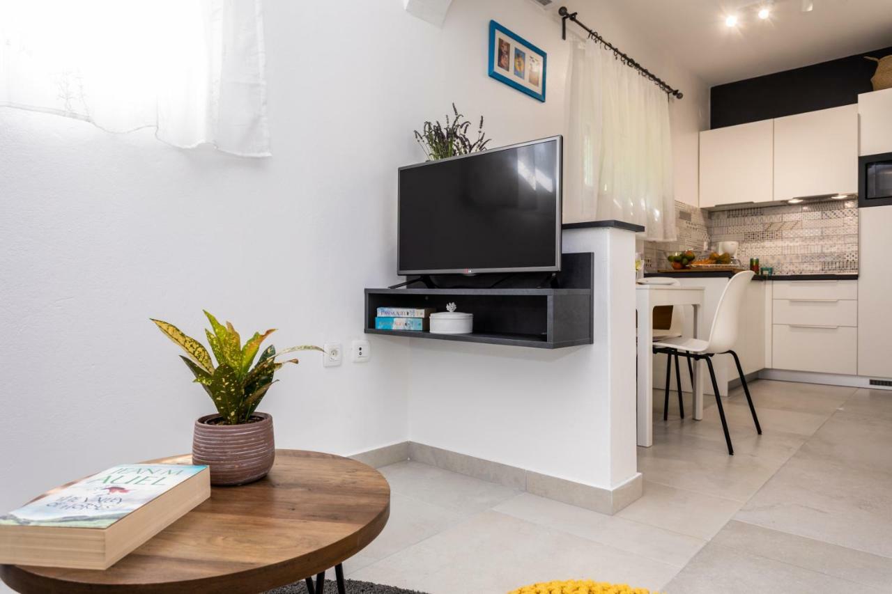 Apartments Marija バスカ エクステリア 写真