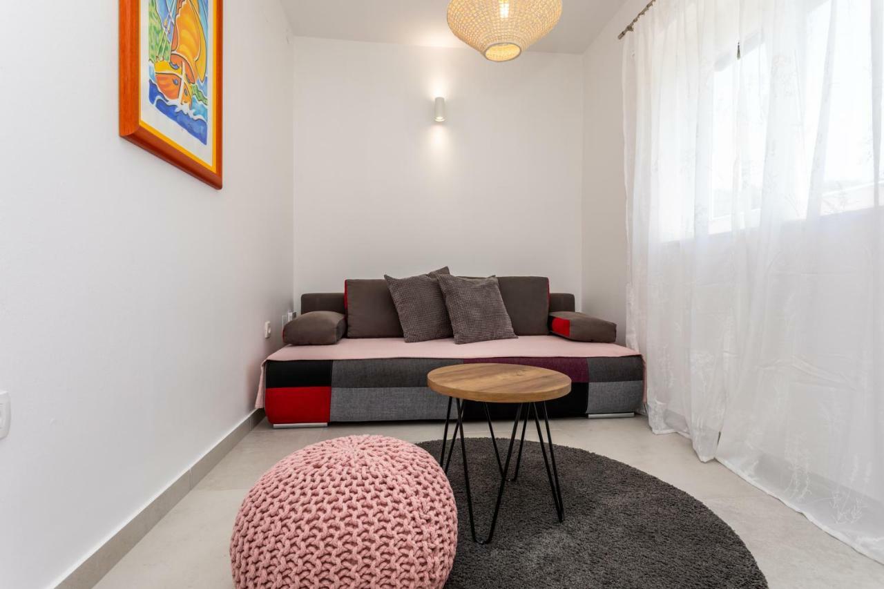 Apartments Marija バスカ エクステリア 写真